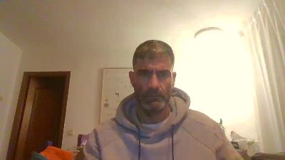 hotreds webcam model stream image