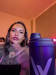 _MelinaCurves_ webcam model stream image