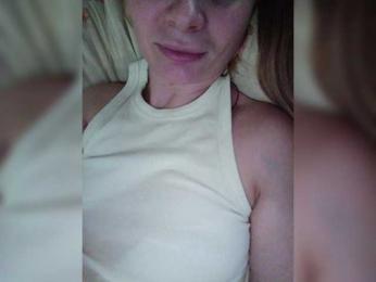 EmmiHot webcam model stream image