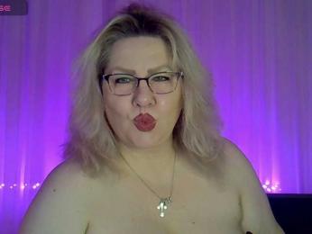 AngelinaGlam webcam model stream image