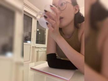 Littleotter webcam bongacams model stream image