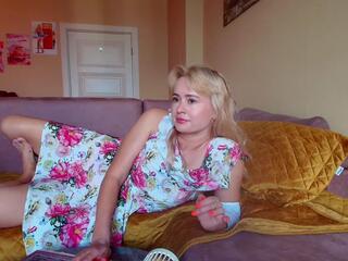 Miss Miracle webcam model stream image