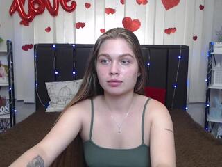 Lara Cher webcam model stream image