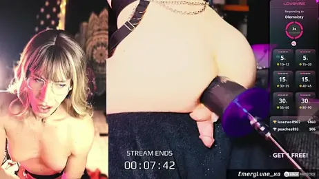 EmeryLune_xo webcam stripchat model stream image