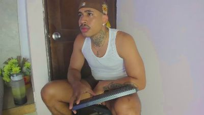 drake_hott_ webcam model stream image