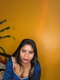 RedQQueen webcam model stream image