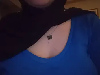 gizzz34 webcam stripchat model stream image