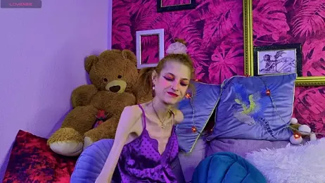 KittyRaine webcam model stream image