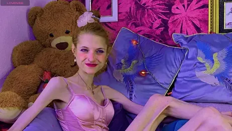 KittyRaine webcam model stream image