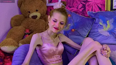 KittyRaine webcam model stream image
