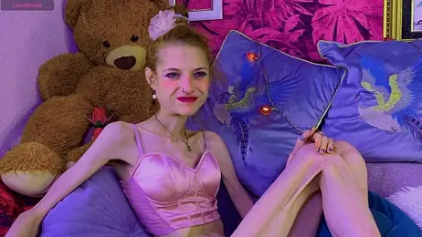 KittyRaine webcam model stream image