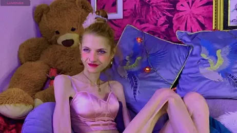 KittyRaine webcam model stream image