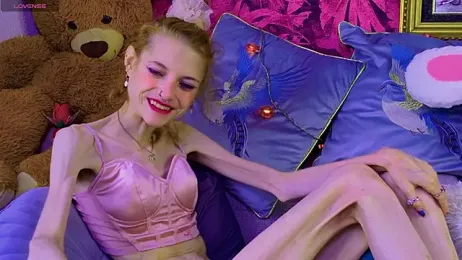 KittyRaine webcam model stream image