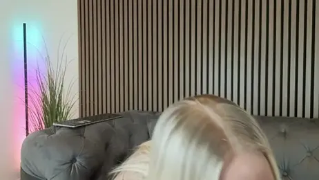 Lara-CumKitten webcam model stream image