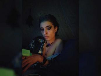 UntouchableSquirtWitch webcam bongacams model stream image