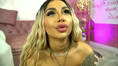 GoldenAmber webcam stripchat model stream image