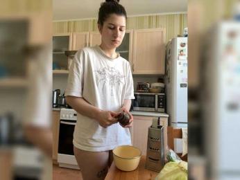 Alisia4 webcam model stream image