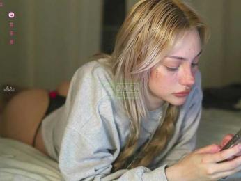 babeholly webcam model stream image