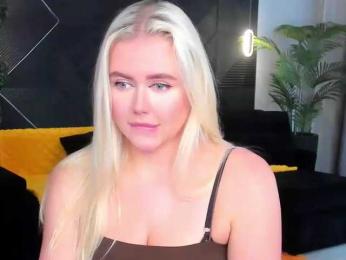 Julia-Robertson webcam model stream image