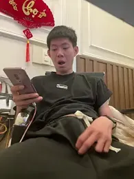 linh21107 webcam model stream image