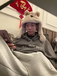 linh21107 webcam model stream image