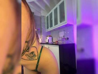 Crystalnova webcam model stream image