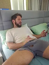 RipMyUnderwear webcam model stream image