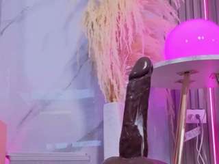 chlooee webcam model stream image