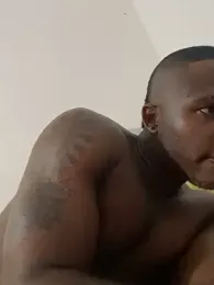 Dark_Titan19 webcam model stream image