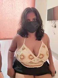 Tokencraze_couple webcam model stream image