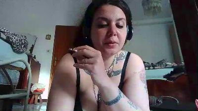 AliceBehind webcam model stream image