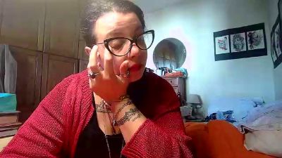 AliceBehind webcam model stream image