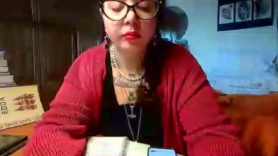 AliceBehind webcam model stream image