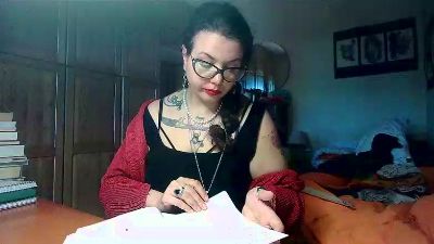 AliceBehind webcam model stream image