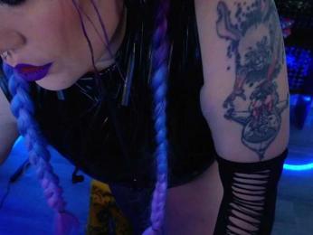 Laura-Wicked webcam model stream image