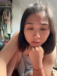 Iridessa- webcam stripchat model stream image