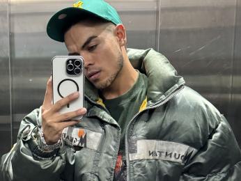 MikeeScooth webcam model stream image