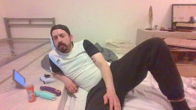 GutsXbsk webcam model stream image