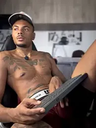 TysonWalkers webcam stripchat model stream image