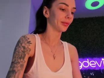 hotfallingdevil webcam model stream image