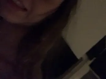 LaraaMaxx webcam model stream image