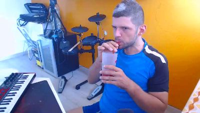 SneakerDirty webcam model stream image