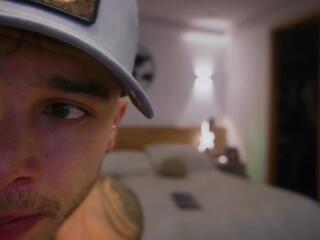 Belami Colton webcam flirt4free model stream image