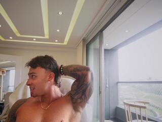 Belami Colton webcam model stream image