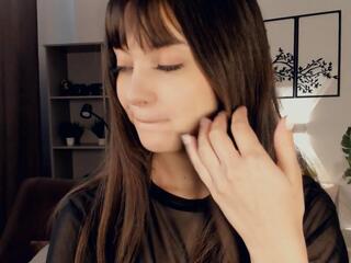 Shaina Mangiapane webcam model stream image