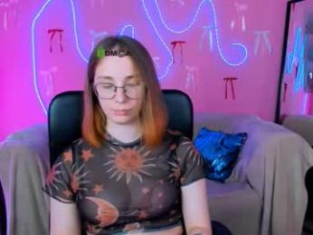 kira_kisses_ webcam model stream image