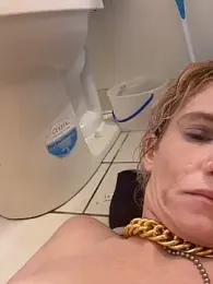 XXX2Freaks webcam model stream image