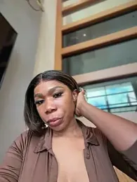 Belle___ webcam stripchat model stream image