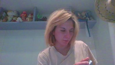 piccolaqueen webcam cam4 model stream image