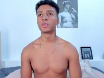 magnusking_ webcam model stream image